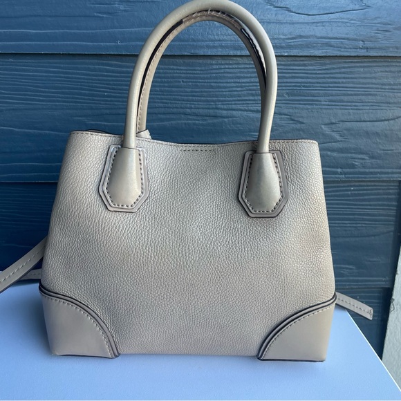 Michael Kors Mercer Gallery Women's Medium Tote - Picture 4 of 10